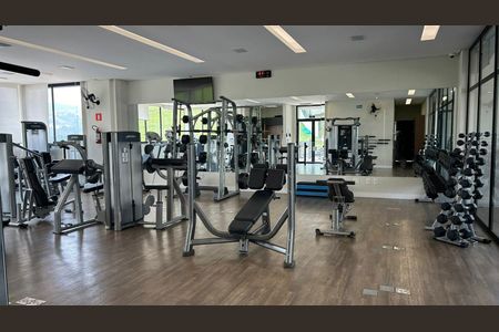 Casa de condomínio à venda com 385m², 4 quartos e 4 vagas Casa de condomínio à venda com 385m², 4 quartos e 4 vagasAcademia