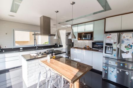 Casa de condomínio à venda com 385m², 4 quartos e 4 vagas Casa de condomínio à venda com 385m², 4 quartos e 4 vagasCozinha