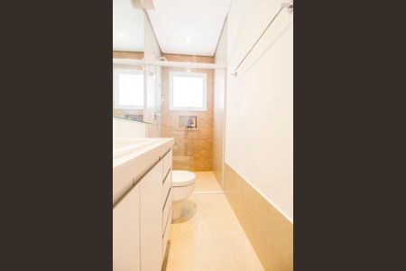 Casa de condomínio à venda com 385m², 4 quartos e 4 vagas Casa de condomínio à venda com 385m², 4 quartos e 4 vagasBanheiro da Suíte 3