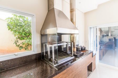 Casa de condomínio à venda com 385m², 4 quartos e 4 vagas Casa de condomínio à venda com 385m², 4 quartos e 4 vagasÁrea gourmet