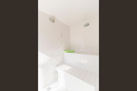 Casa de condomínio à venda com 385m², 4 quartos e 4 vagas Casa de condomínio à venda com 385m², 4 quartos e 4 vagasÁrea comum