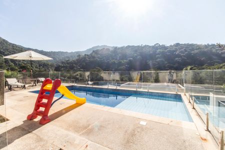 Casa de condomínio à venda com 385m², 4 quartos e 4 vagas Casa de condomínio à venda com 385m², 4 quartos e 4 vagasÁrea comum