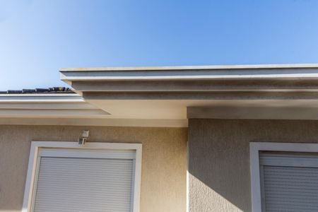 Casa de condomínio à venda com 385m², 4 quartos e 4 vagas Casa de condomínio à venda com 385m², 4 quartos e 4 vagasVista da Suíte 4