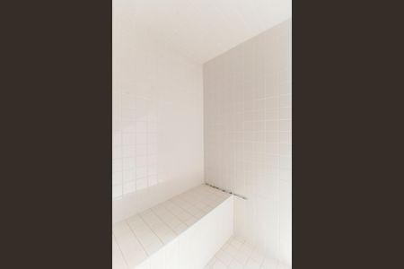 Casa de condomínio à venda com 385m², 4 quartos e 4 vagas Casa de condomínio à venda com 385m², 4 quartos e 4 vagasÁrea comum