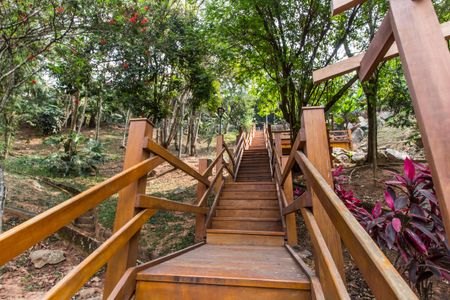 Casa de condomínio à venda com 385m², 4 quartos e 4 vagas Casa de condomínio à venda com 385m², 4 quartos e 4 vagasÁrea comum