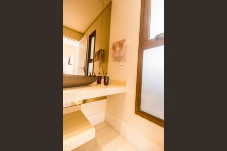 Casa de condomínio à venda com 385m², 4 quartos e 4 vagas Casa de condomínio à venda com 385m², 4 quartos e 4 vagasLavabo da Sala de TV