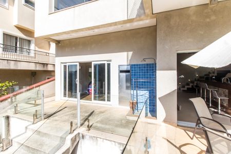 Casa de condomínio à venda com 385m², 4 quartos e 4 vagas Casa de condomínio à venda com 385m², 4 quartos e 4 vagasÁrea comum