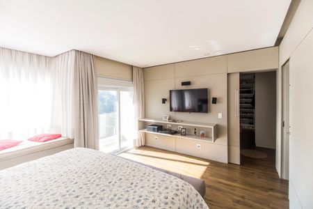 Casa de condomínio à venda com 385m², 4 quartos e 4 vagas Casa de condomínio à venda com 385m², 4 quartos e 4 vagasSuíte