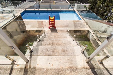 Casa de condomínio à venda com 385m², 4 quartos e 4 vagas Casa de condomínio à venda com 385m², 4 quartos e 4 vagasÁrea comum