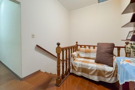 Casa à venda com 194m², 3 quartos e 2 vagas Casa à venda com 194m², 3 quartos e 2 vagasEscada