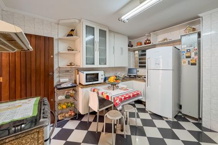 Casa à venda com 194m², 3 quartos e 2 vagas Casa à venda com 194m², 3 quartos e 2 vagasCozinha