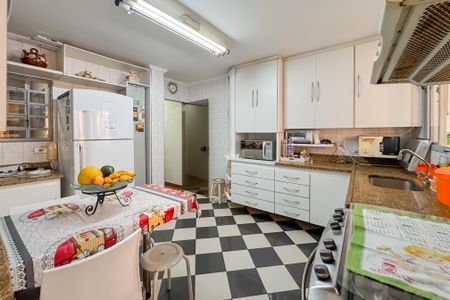 Casa à venda com 194m², 3 quartos e 2 vagas Casa à venda com 194m², 3 quartos e 2 vagasCozinha