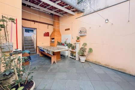 Casa à venda com 194m², 3 quartos e 2 vagas Casa à venda com 194m², 3 quartos e 2 vagasÁrea Externa e Churrasqueira