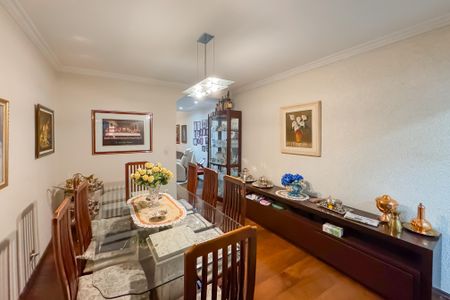 Casa à venda com 194m², 3 quartos e 2 vagas Casa à venda com 194m², 3 quartos e 2 vagasSala de Jantar