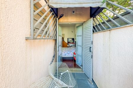 Casa à venda com 194m², 3 quartos e 2 vagas Casa à venda com 194m², 3 quartos e 2 vagasVaranda da Suíte 1