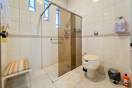 Casa à venda com 194m², 3 quartos e 2 vagas Casa à venda com 194m², 3 quartos e 2 vagasBanheiro da Suíte 1