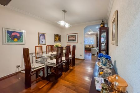 Casa à venda com 194m², 3 quartos e 2 vagas Casa à venda com 194m², 3 quartos e 2 vagasSala de Jantar