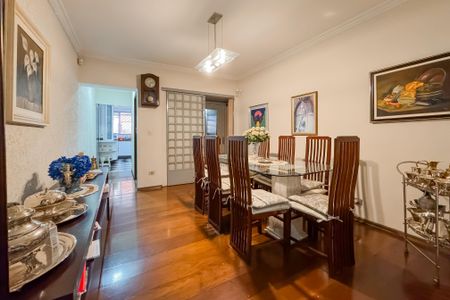 Casa à venda com 194m², 3 quartos e 2 vagas Casa à venda com 194m², 3 quartos e 2 vagasSala de Jantar