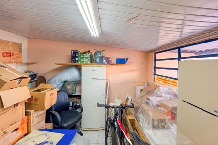 Casa à venda com 194m², 3 quartos e 2 vagas Casa à venda com 194m², 3 quartos e 2 vagasEdícula - Depósito