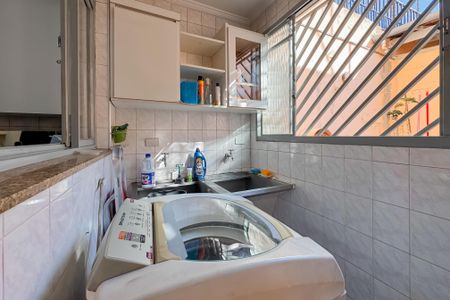 Casa à venda com 194m², 3 quartos e 2 vagas Casa à venda com 194m², 3 quartos e 2 vagasÁrea de Serviço