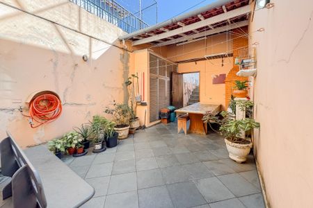 Casa à venda com 194m², 3 quartos e 2 vagas Casa à venda com 194m², 3 quartos e 2 vagasÁrea Externa e Churrasqueira