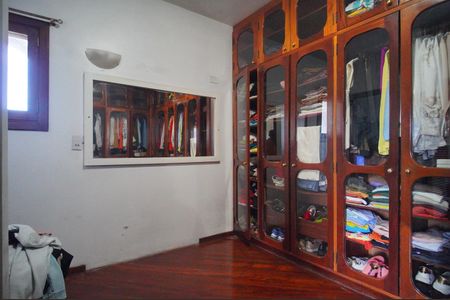 Casa à venda com 594m², 2 quartos e 3 vagasCloset Suíte 2