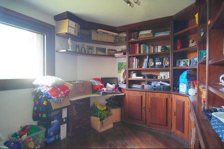 Casa à venda com 594m², 2 quartos e 3 vagasQuarto 