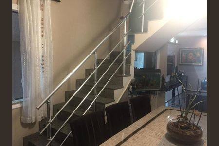 Casa à venda com 230m², 3 quartos e 5 vagas Casa à venda com 230m², 3 quartos e 5 vagasSala