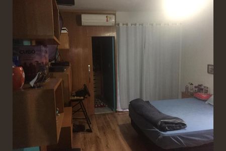 Casa à venda com 230m², 3 quartos e 5 vagas Casa à venda com 230m², 3 quartos e 5 vagasDormitório