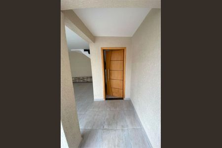 Casa à venda com 102m², 2 quartos e 4 vagas