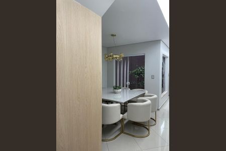 Casa à venda com 168m², 3 quartos e 2 vagas