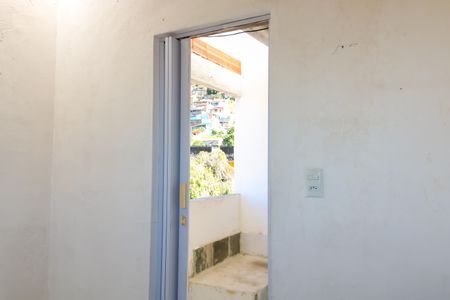 Casa à venda com 100m², 5 quartos e 3 vagas Casa à venda com 100m², 5 quartos e 3 vagasQuarto de Serviço