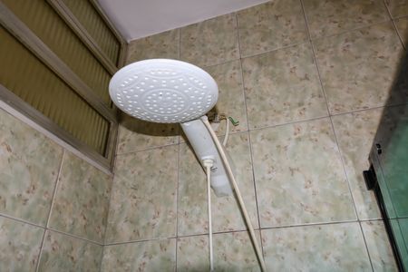 Casa à venda com 100m², 5 quartos e 3 vagas Casa à venda com 100m², 5 quartos e 3 vagasBanheiro da Suíte