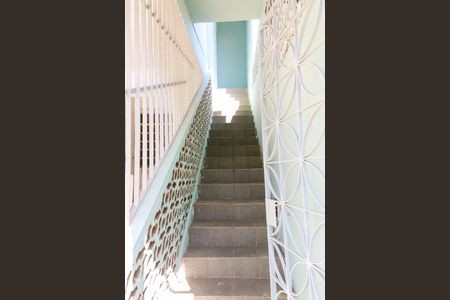 Casa à venda com 100m², 5 quartos e 3 vagas Casa à venda com 100m², 5 quartos e 3 vagasEntrada