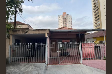 Casa à venda com 200m², 2 quartos e 2 vagasFachada 
