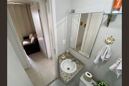 Apartamento à venda com 55m², 2 quartos e 1 vaga Apartamento à venda com 55m², 2 quartos e 1 vagaBanheiro