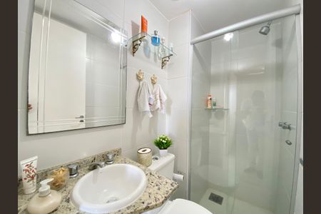 Apartamento à venda com 55m², 2 quartos e 1 vaga Apartamento à venda com 55m², 2 quartos e 1 vagaBanheiro