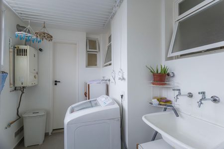 Apartamento à venda com 156m², 4 quartos e 1 vaga Apartamento à venda com 156m², 4 quartos e 1 vagaÁrea de Serviço