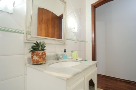 Casa à venda com 300m², 3 quartos e 2 vagasBanheiro Social 