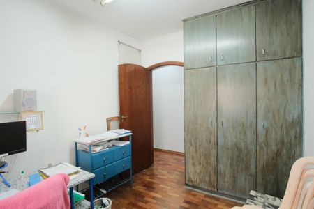 Casa à venda com 300m², 3 quartos e 2 vagasQuarto 2