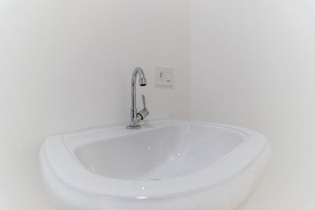 Apartamento à venda com 75m², 2 quartos e sem vaga Apartamento à venda com 75m², 2 quartos e sem vagaBanheiro Social