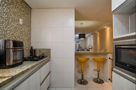 Apartamento à venda com 84m², 3 quartos e 2 vagasCozinha