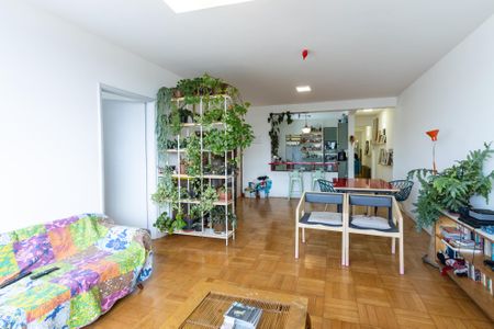 Apartamento à venda com 150m², 3 quartos e sem vaga Apartamento à venda com 150m², 3 quartos e sem vagaSala