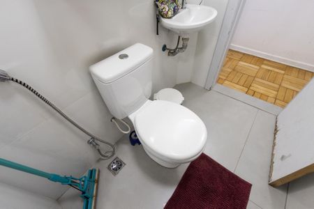 Apartamento à venda com 150m², 3 quartos e sem vaga Apartamento à venda com 150m², 3 quartos e sem vagaBanheiro do Corredor