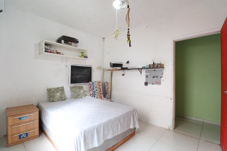 Casa à venda com 200m², 3 quartos e 2 vagasQuarto