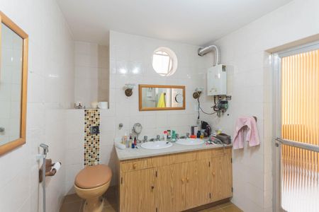 Casa à venda com 250m², 4 quartos e 1 vagaBanheiro