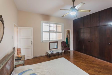 Casa à venda com 250m², 4 quartos e 1 vagaSuíte