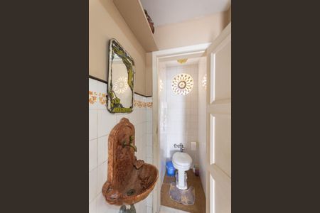 Casa à venda com 250m², 4 quartos e 1 vagaLavabo