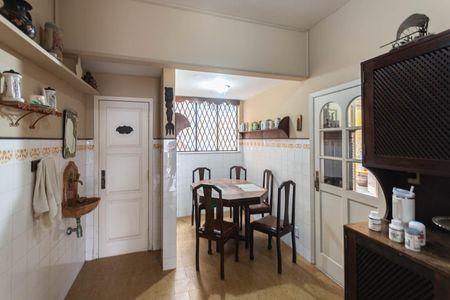 Casa à venda com 250m², 4 quartos e 1 vagaCopa