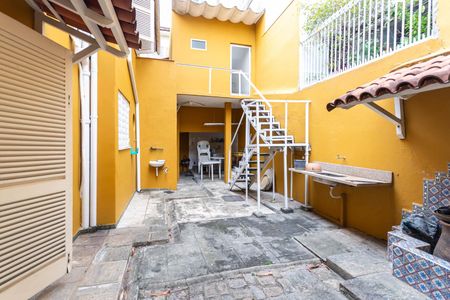 Casa à venda com 250m², 4 quartos e 1 vagaÁrea de Serviço